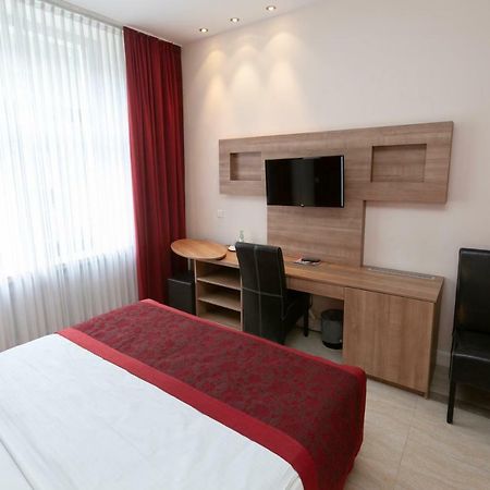 Hotel Prinz Anton Dusseldorf Bagian luar foto
